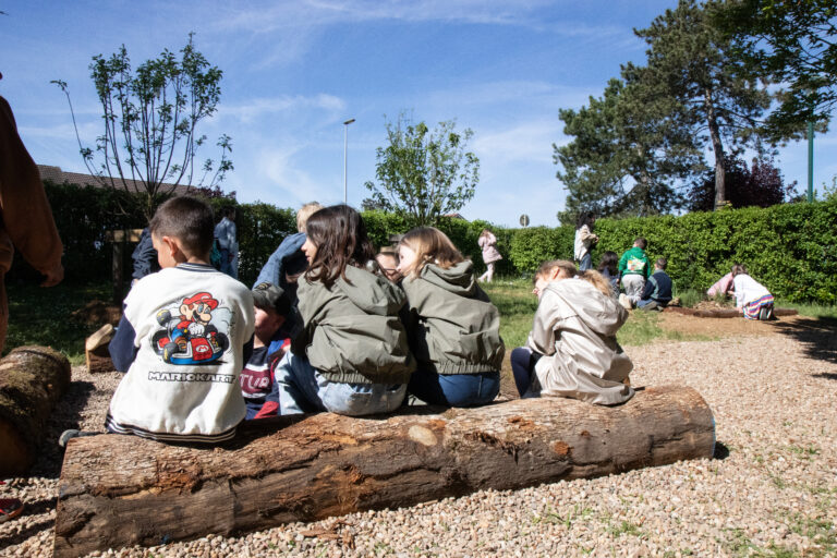 cour_ecole_ferry_genlis_2026_12